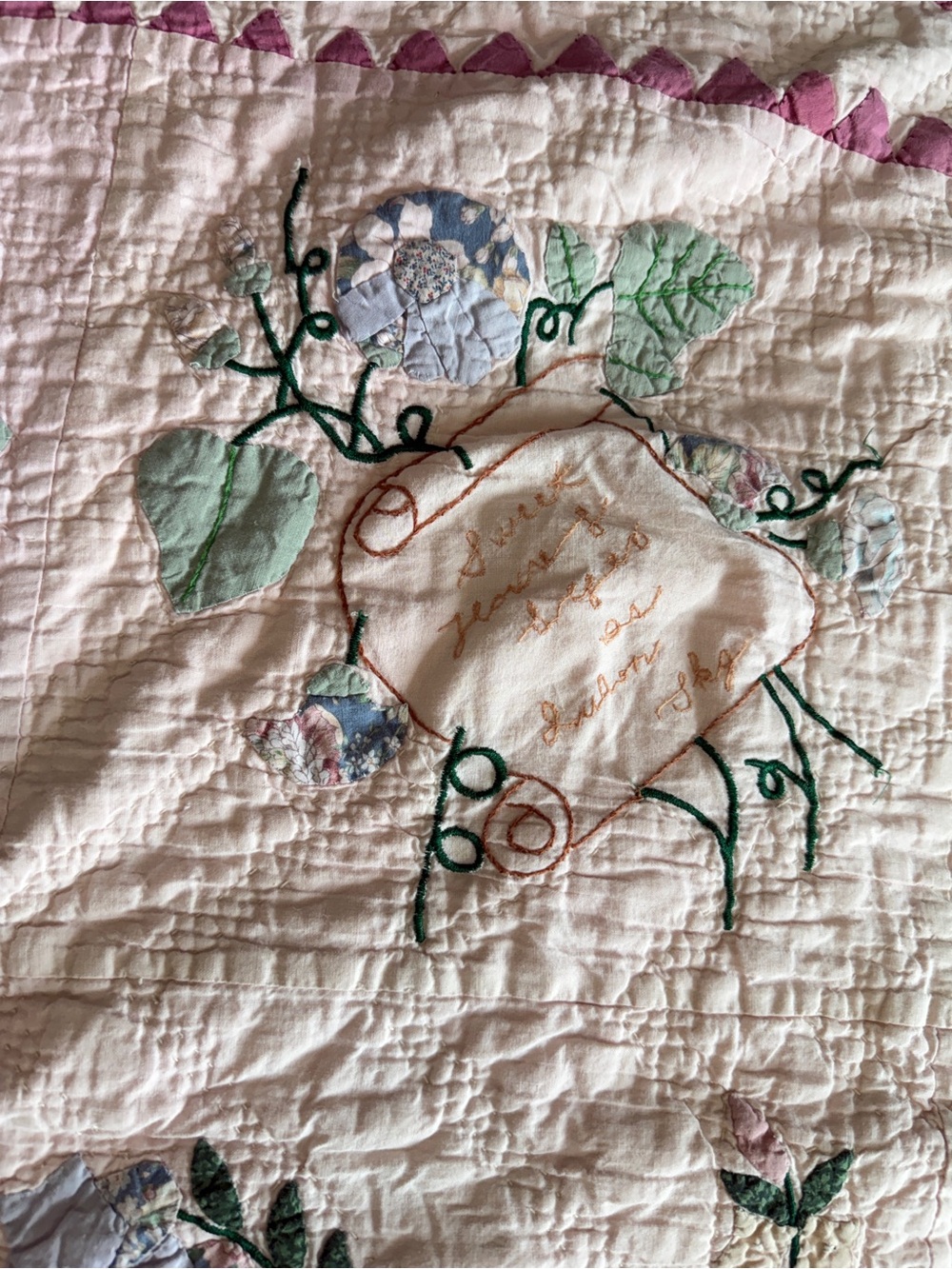 Vintage Bride’s Quilt Style Appliqué Quilt Pastel Cottagecore Floral Coverlet - Picture 7 of 15